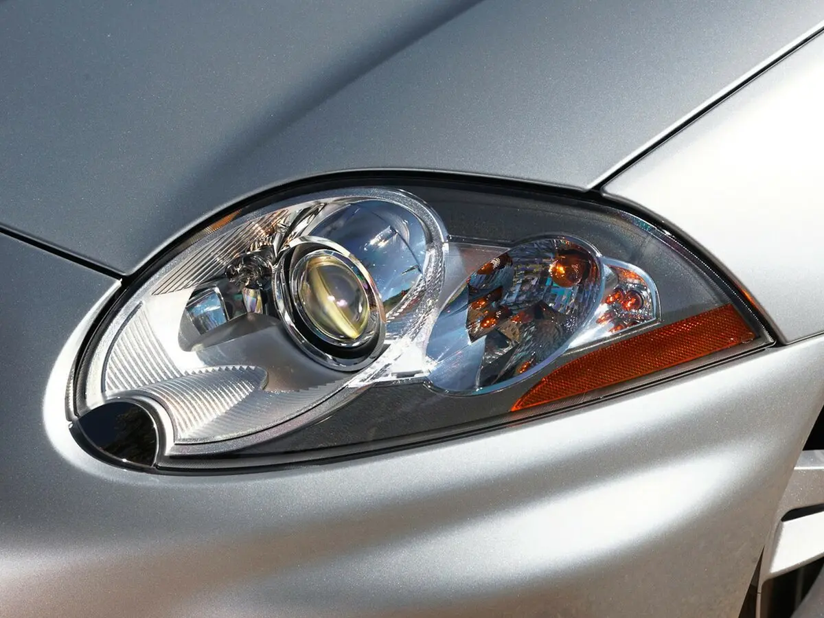Jaguar XKR II Рестайлинг 1 Кабриолет — photo 8