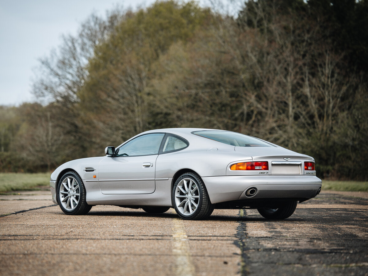 Aston Martin DB7 I Рестайлинг Купе — фото 6