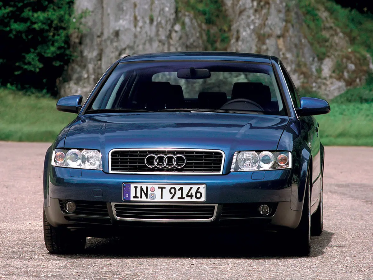 Audi A4 II (B6) Седан — photo 3