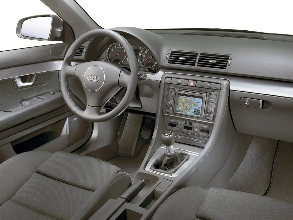 Audi A4 II (B6) Седан — photo 7