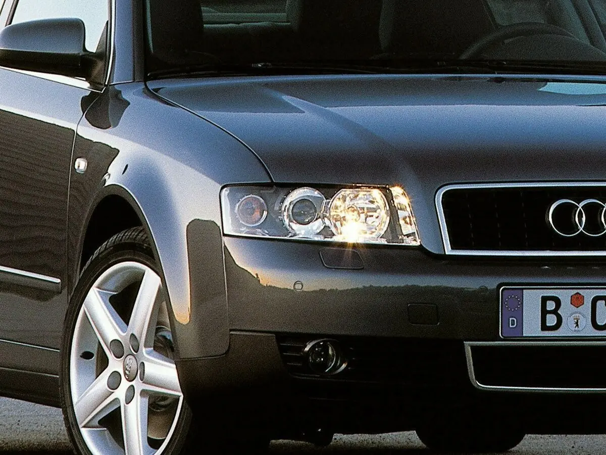 Audi A4 II (B6) Седан — photo 8