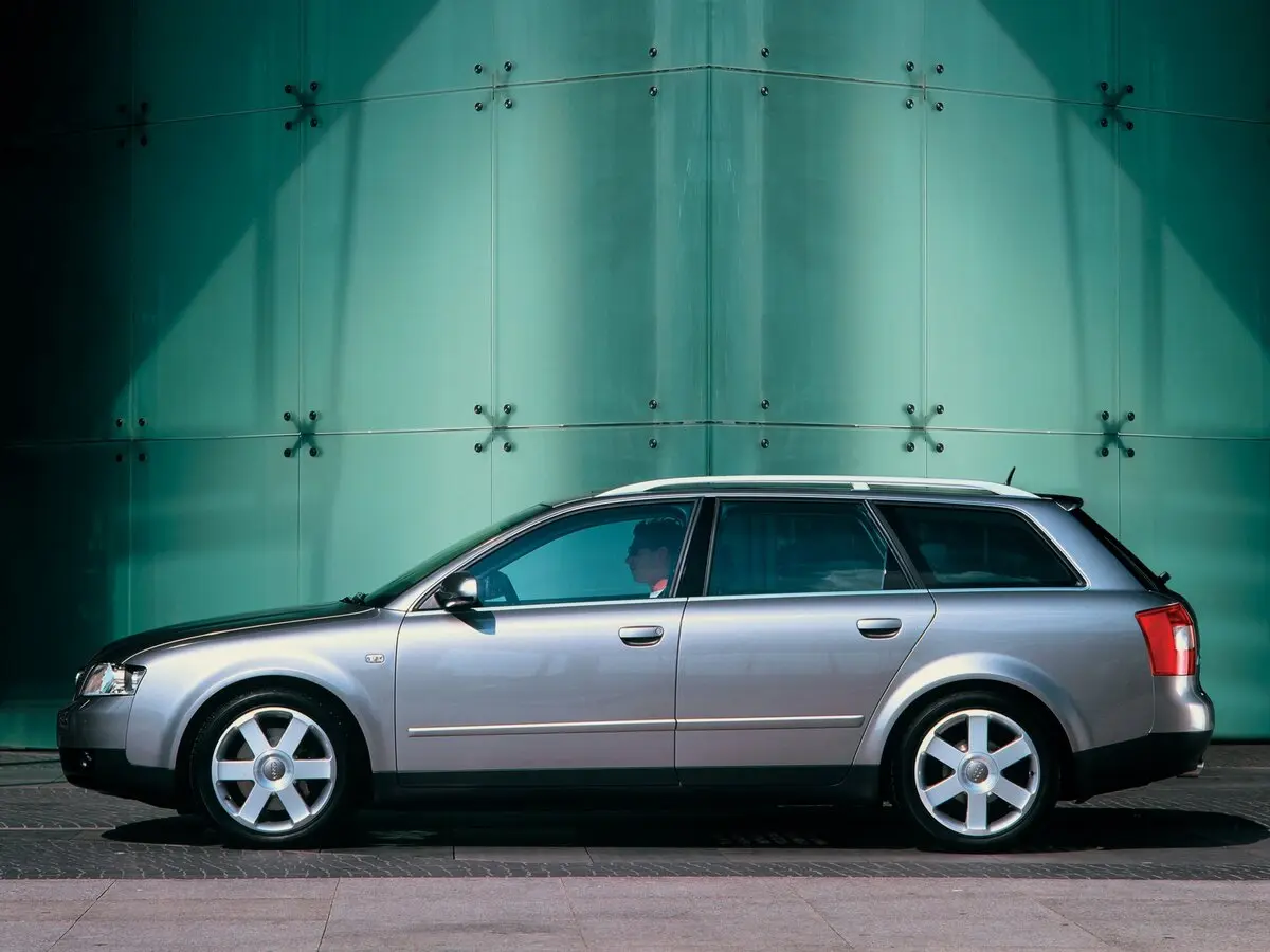 Audi A4 II (B6) Универсал 5 дв. — photo 2