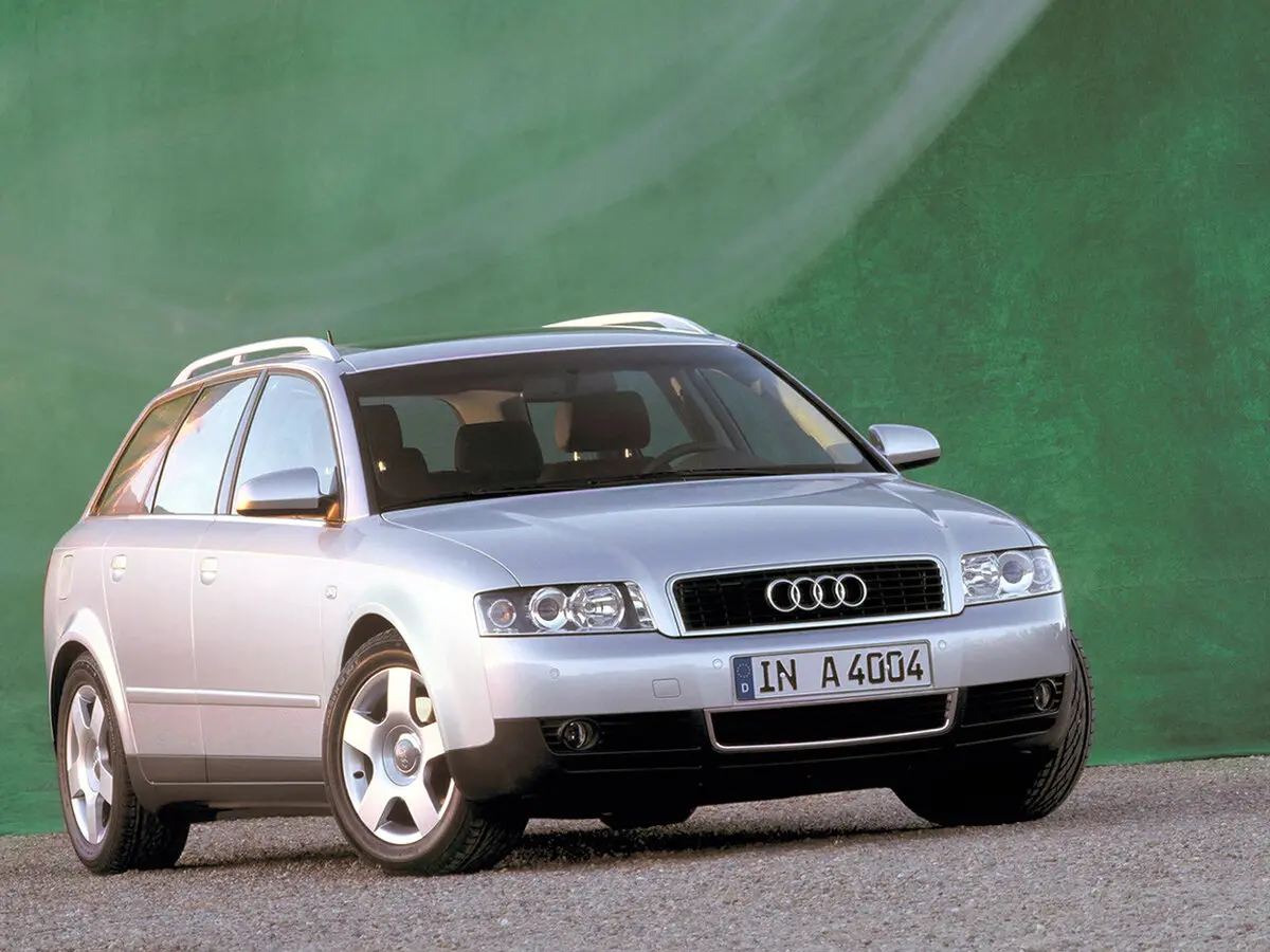 Audi A4 II (B6) Универсал 5 дв. — photo 3