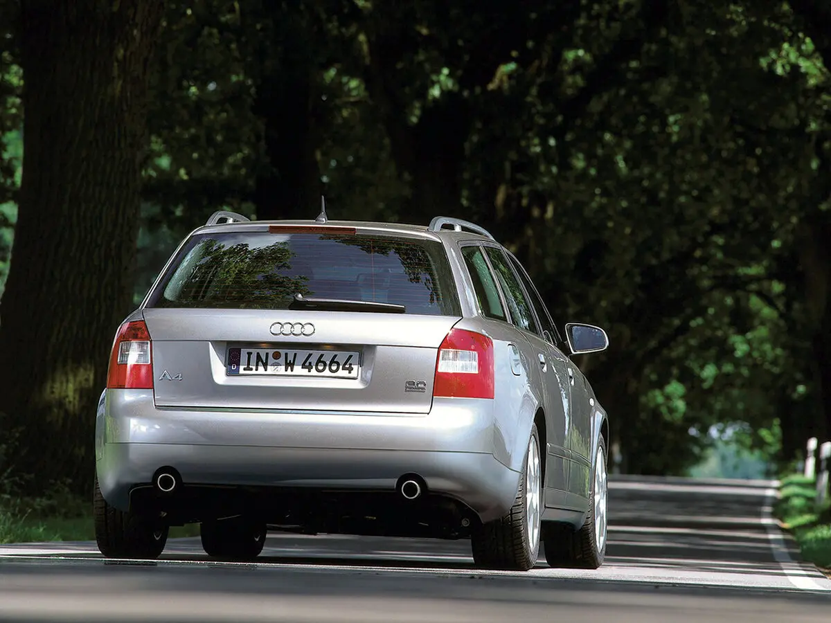 Audi A4 II (B6) Универсал 5 дв. — photo 4