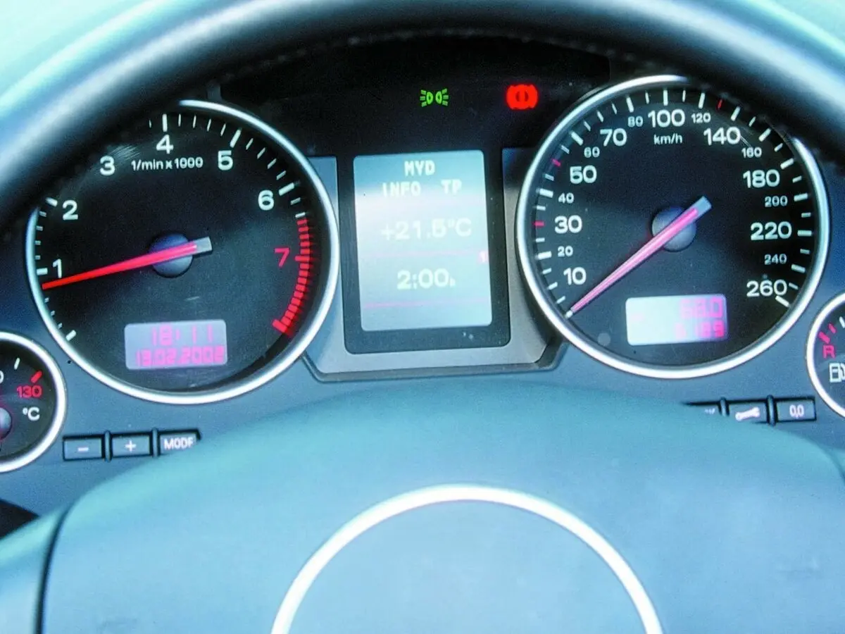 Audi A4 II (B6) Кабриолет — сүрөт 8