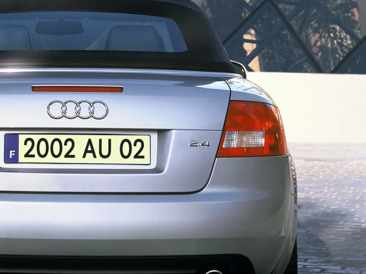 Audi A4 II (B6) Кабриолет — сүрөт 11