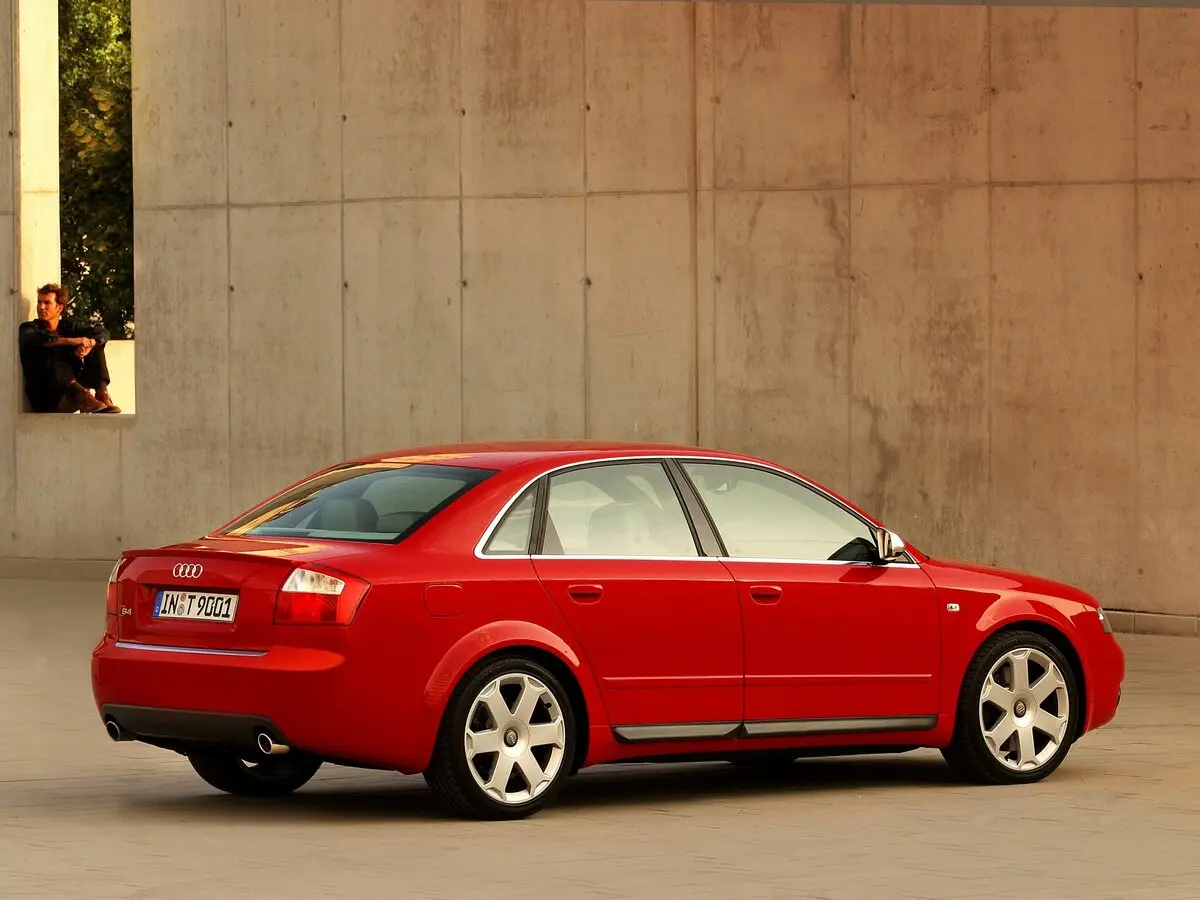 Audi S4 II (B6) Седан — сүрөт 3