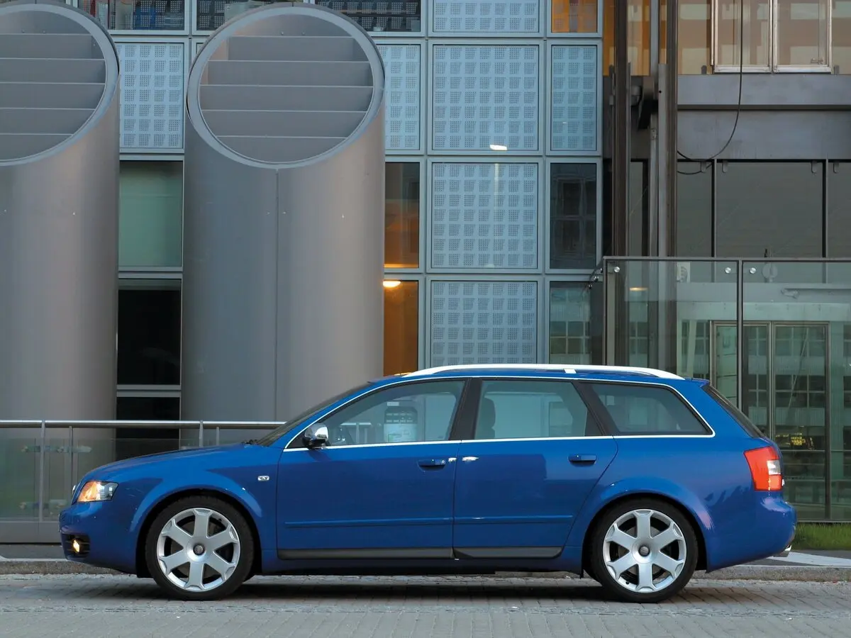 Audi S4 II (B6) Универсал 5 дв. — 照片 3