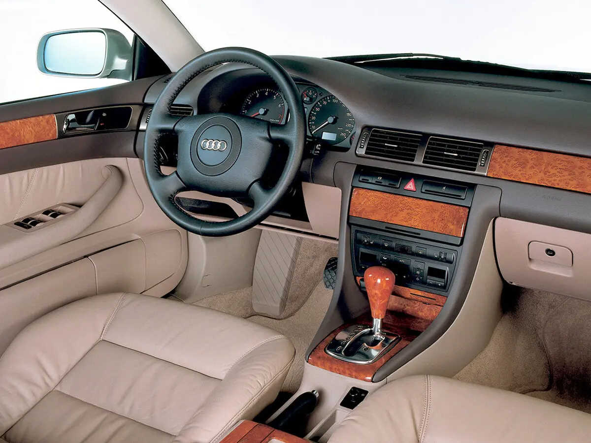 Audi A6 II (C5) Универсал 5 дв. — 照片 5