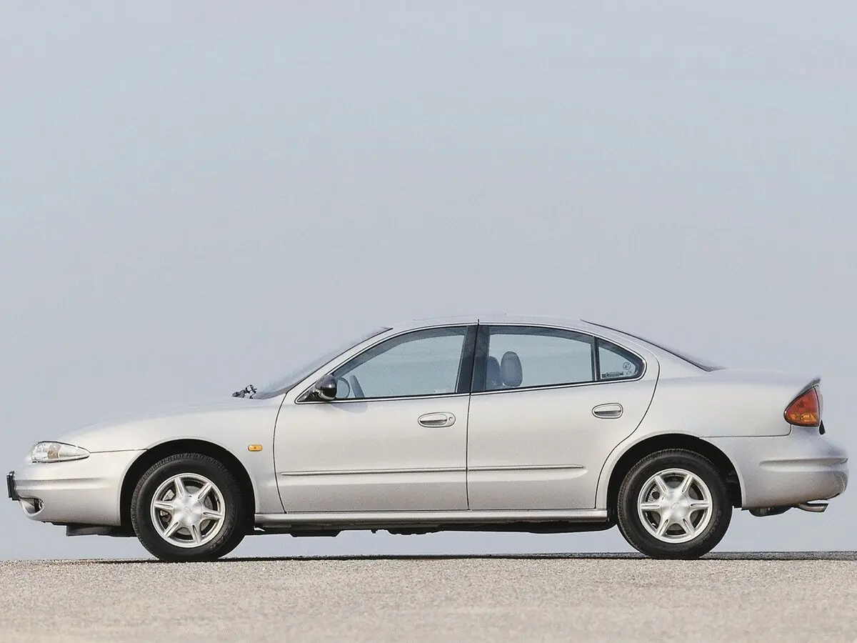 Chevrolet Alero 1999 – 2004 Седан — сүрөт 2