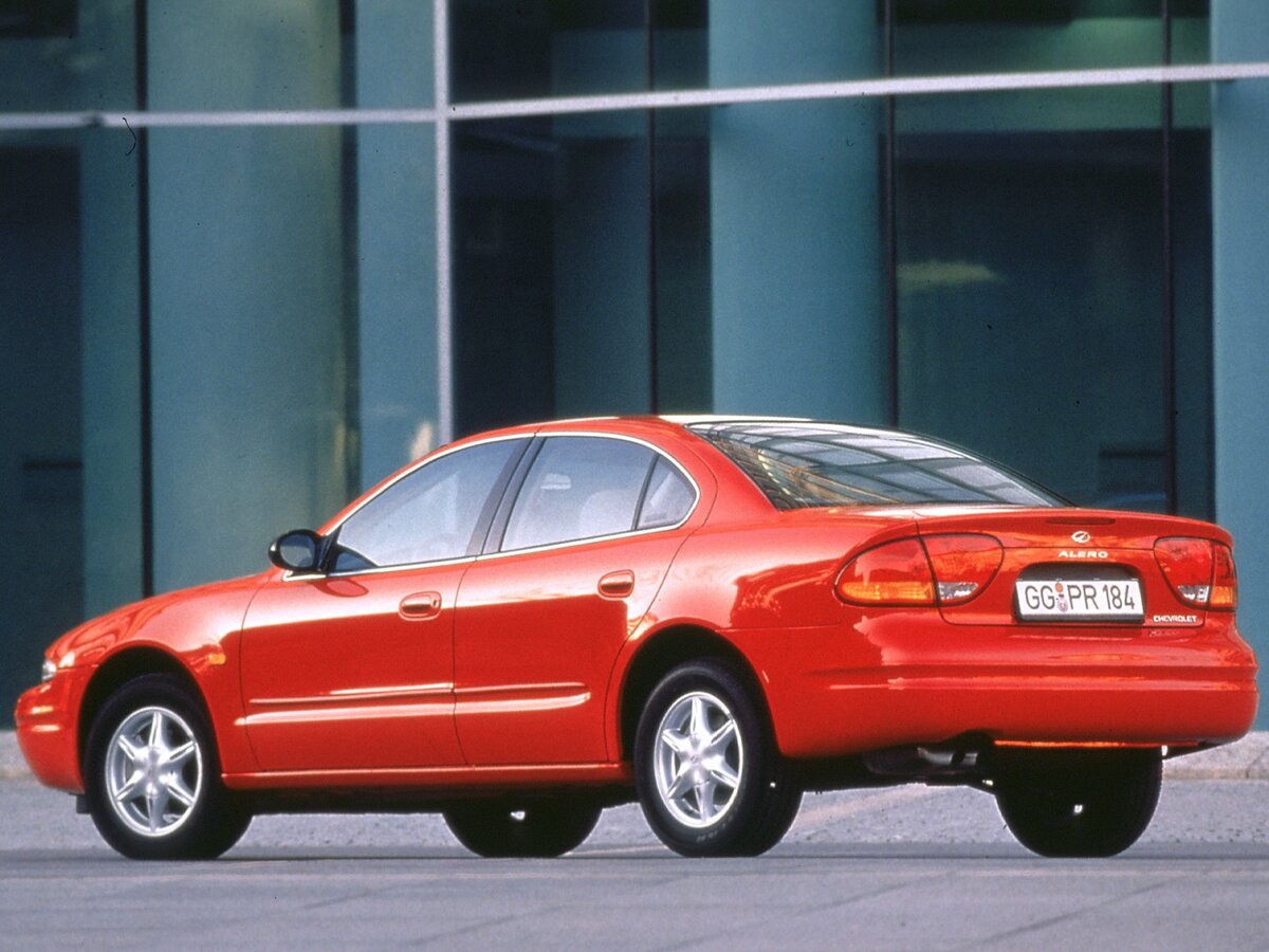 Chevrolet Alero 1999 – 2004 Седан