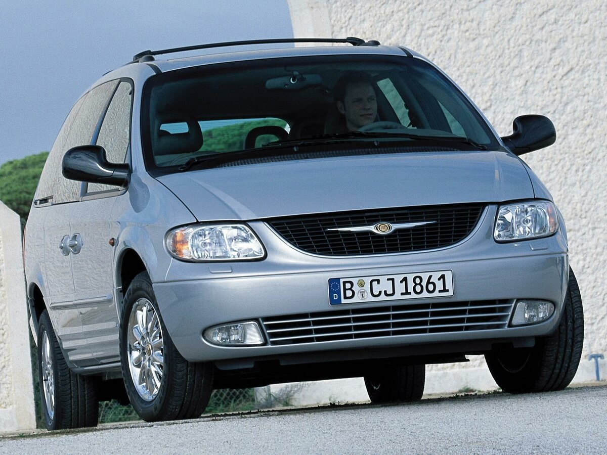 Chrysler Voyager IV Минивэн Grand — фото 4