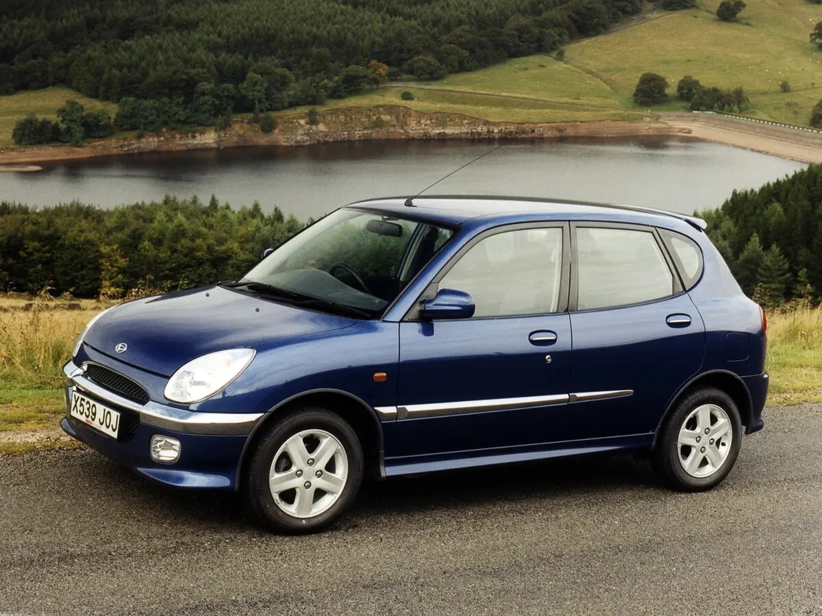 Daihatsu Sirion I (M1) Хэтчбек 5 дв. — сүрөт 2