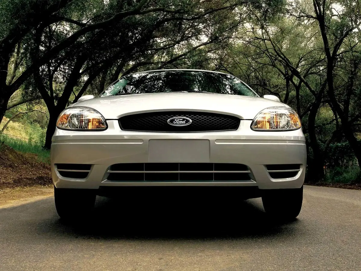 Ford Taurus IV Седан — 照片 2