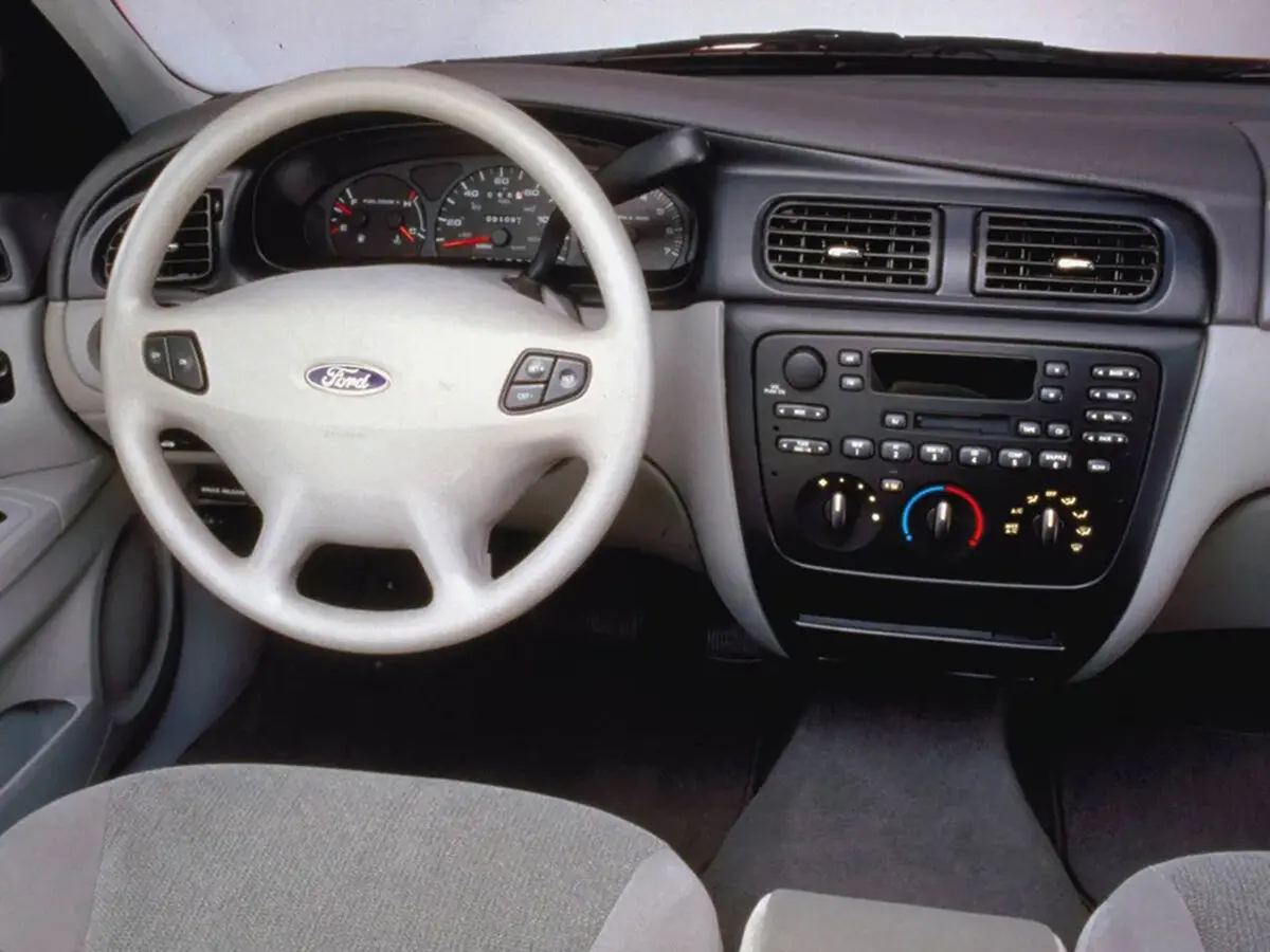 Ford Taurus IV Седан — 照片 5