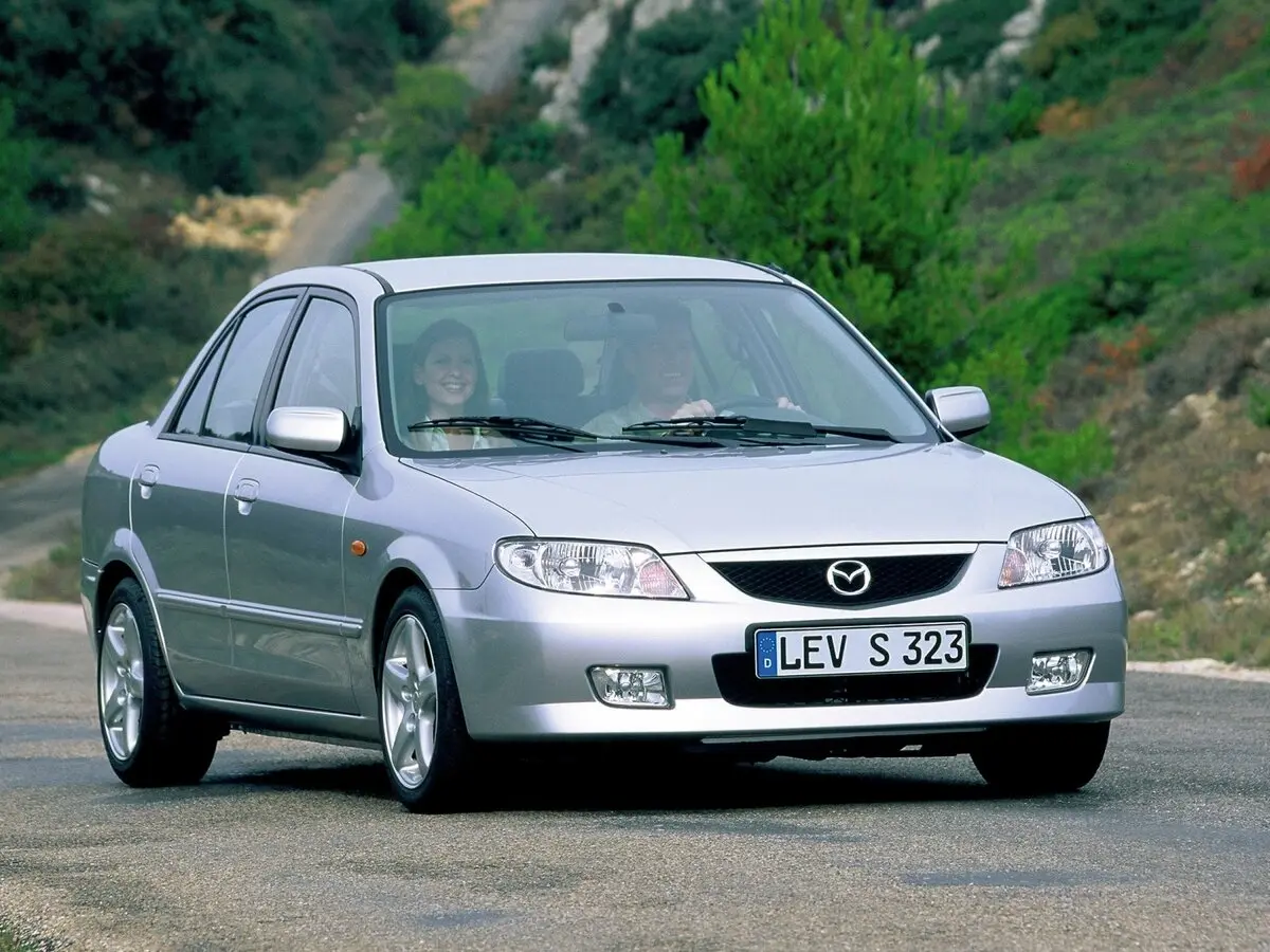 Mazda 323 VI (BJ) Рестайлинг Седан — фото 4