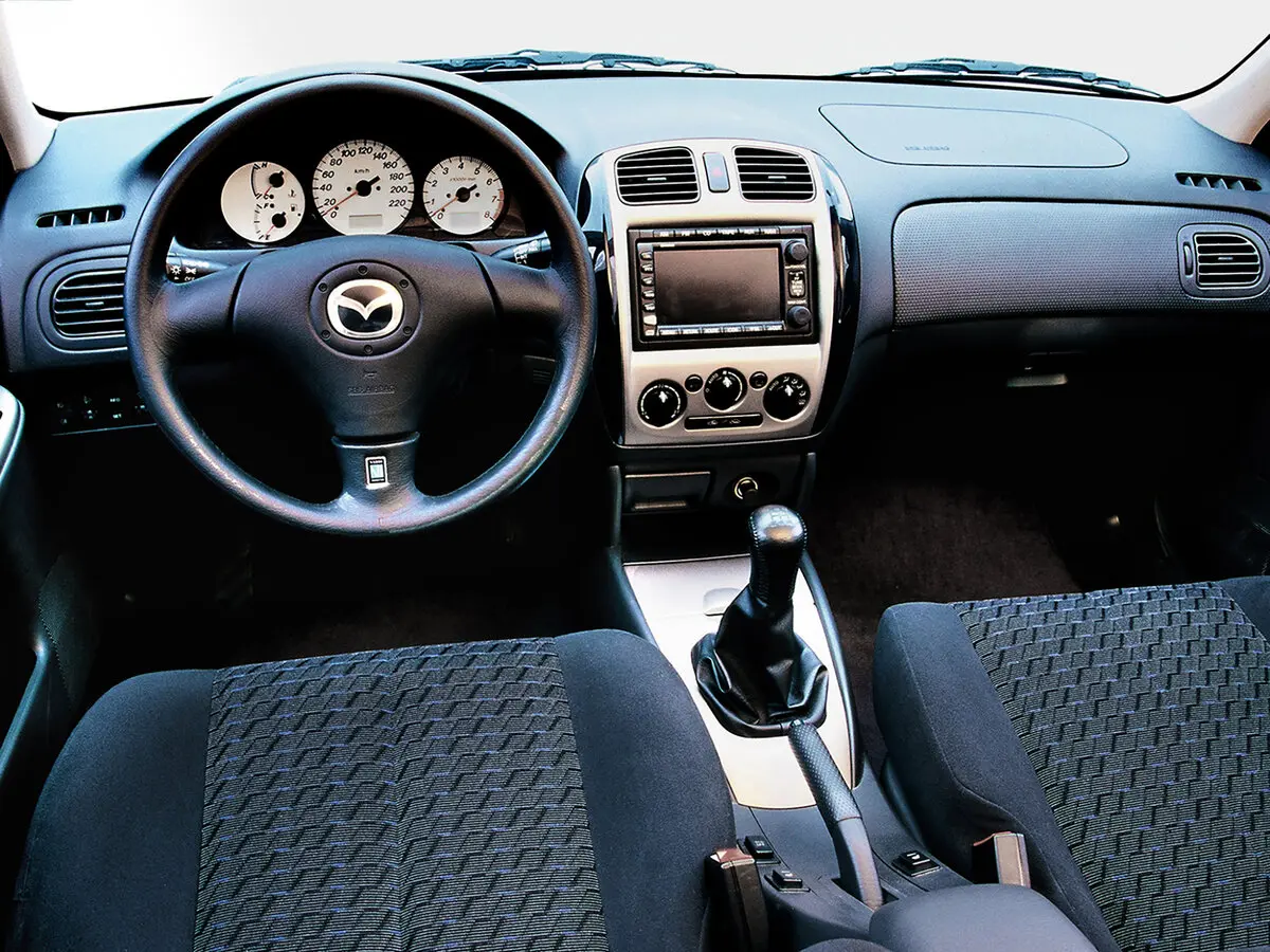 Mazda 323 VI (BJ) Рестайлинг Седан — фото 6