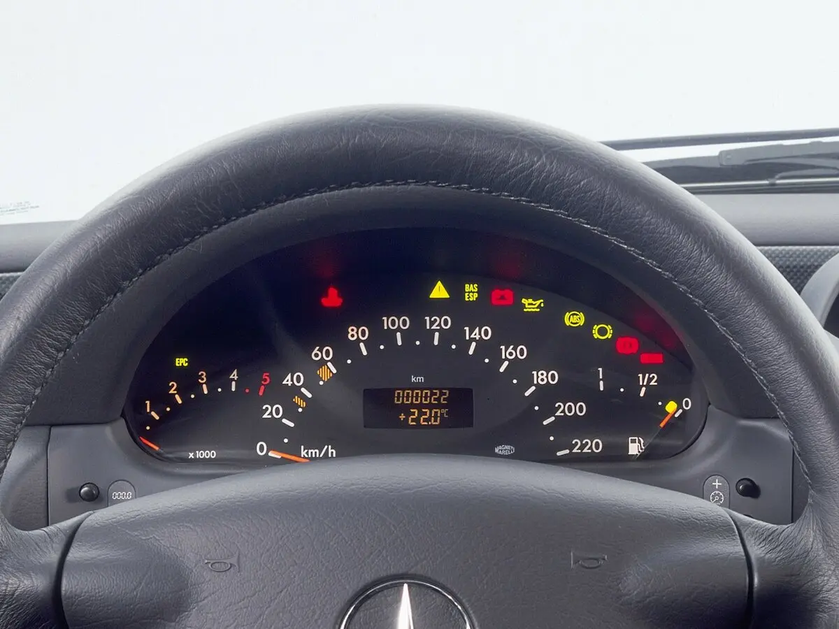 Mercedes-Benz Vaneo 2001 – 2005 Компактвэн — photo 7