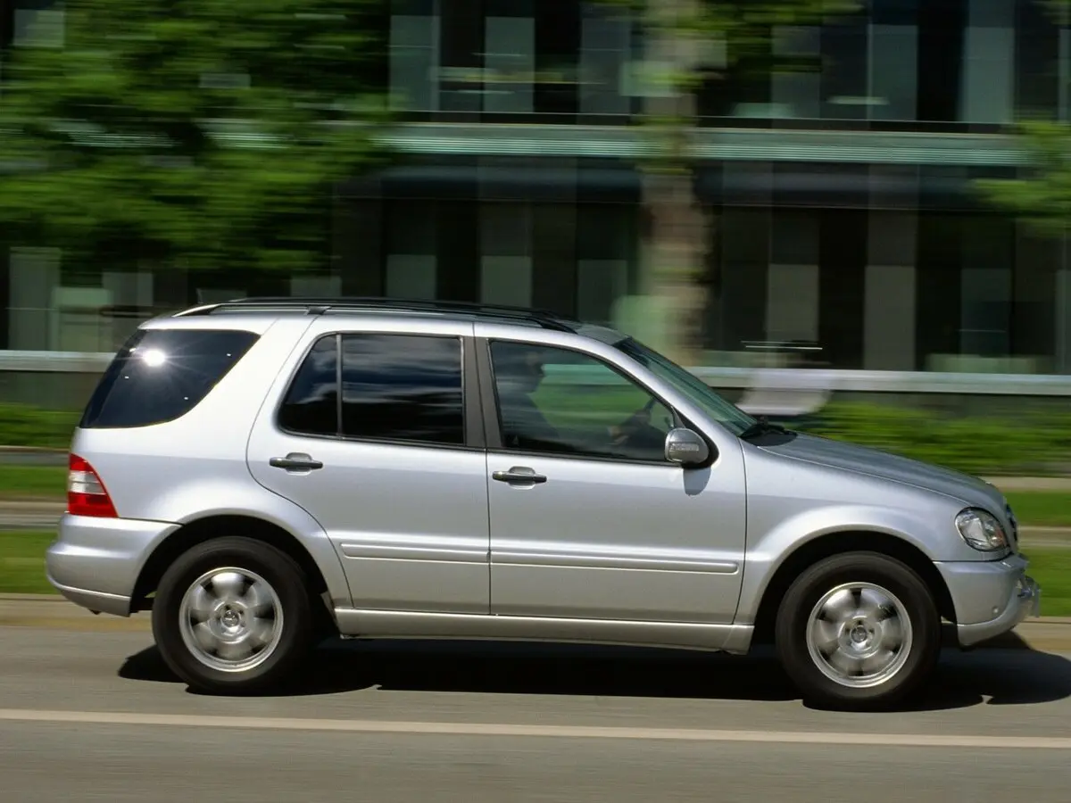Mercedes-Benz M-Класс I (W163) Рестайлинг Внедорожник 5 дв. — сүрөт 2