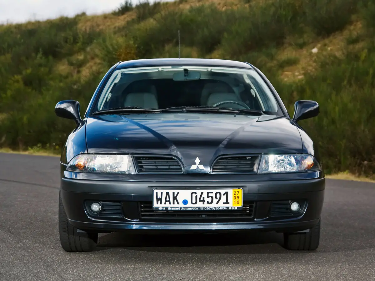Mitsubishi Carisma I Рестайлинг Седан — сүрөт 3