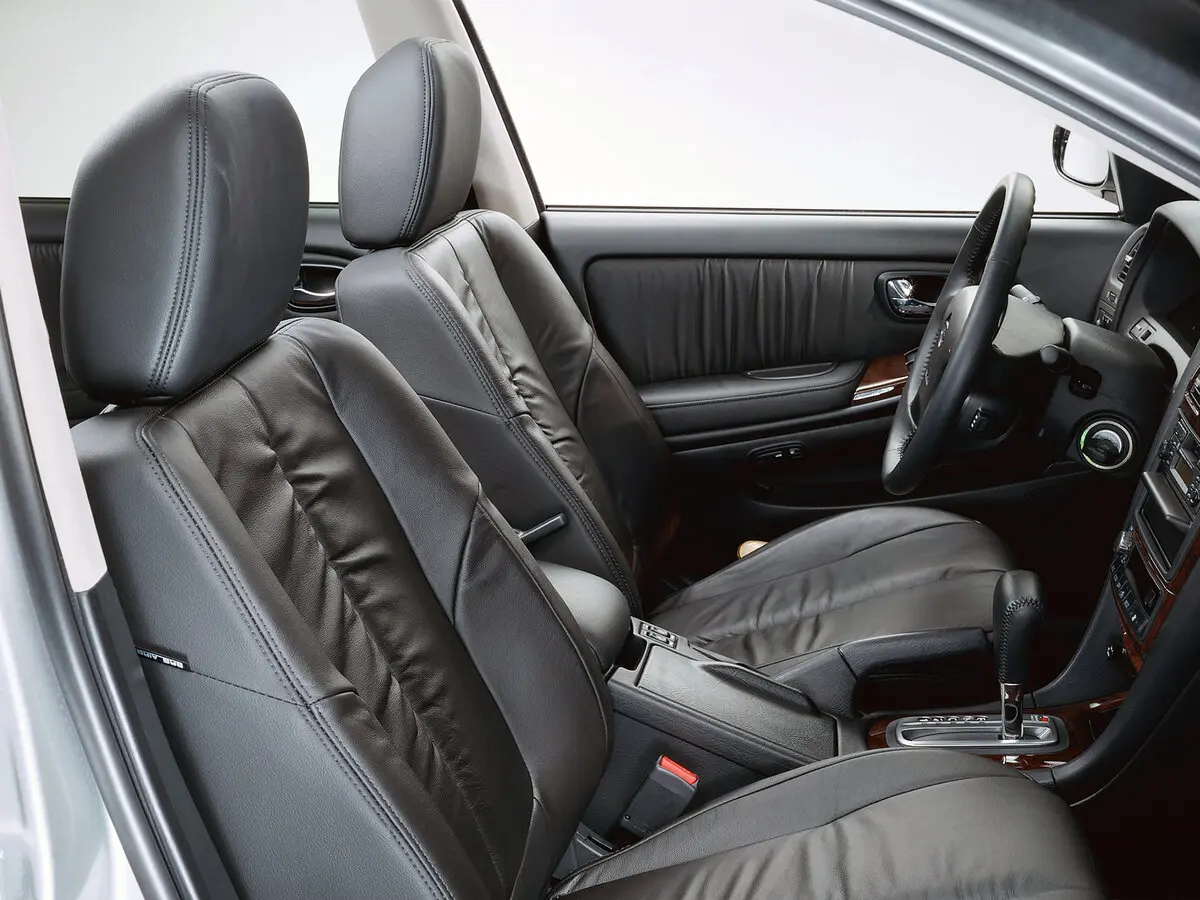 Nissan Maxima V (A33) Седан — photo 7