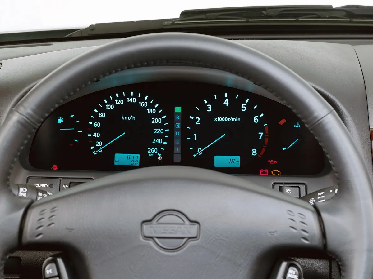 Nissan Maxima V (A33) Седан — photo 8