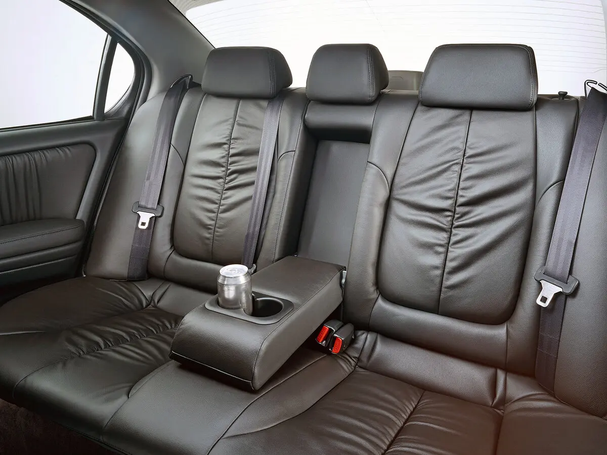 Nissan Maxima V (A33) Седан — photo 9