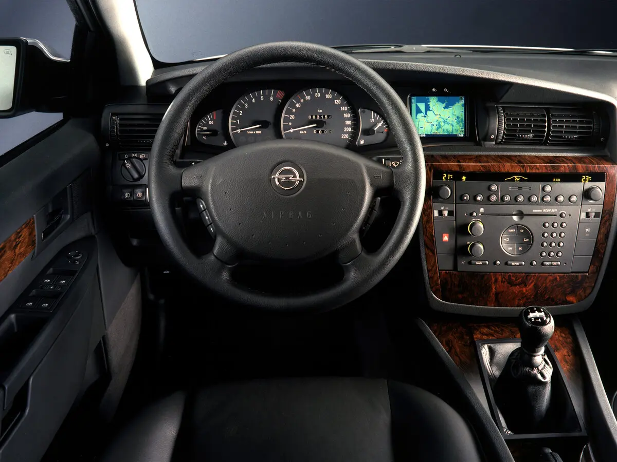 Opel Omega B Рестайлинг Седан — сүрөт 6