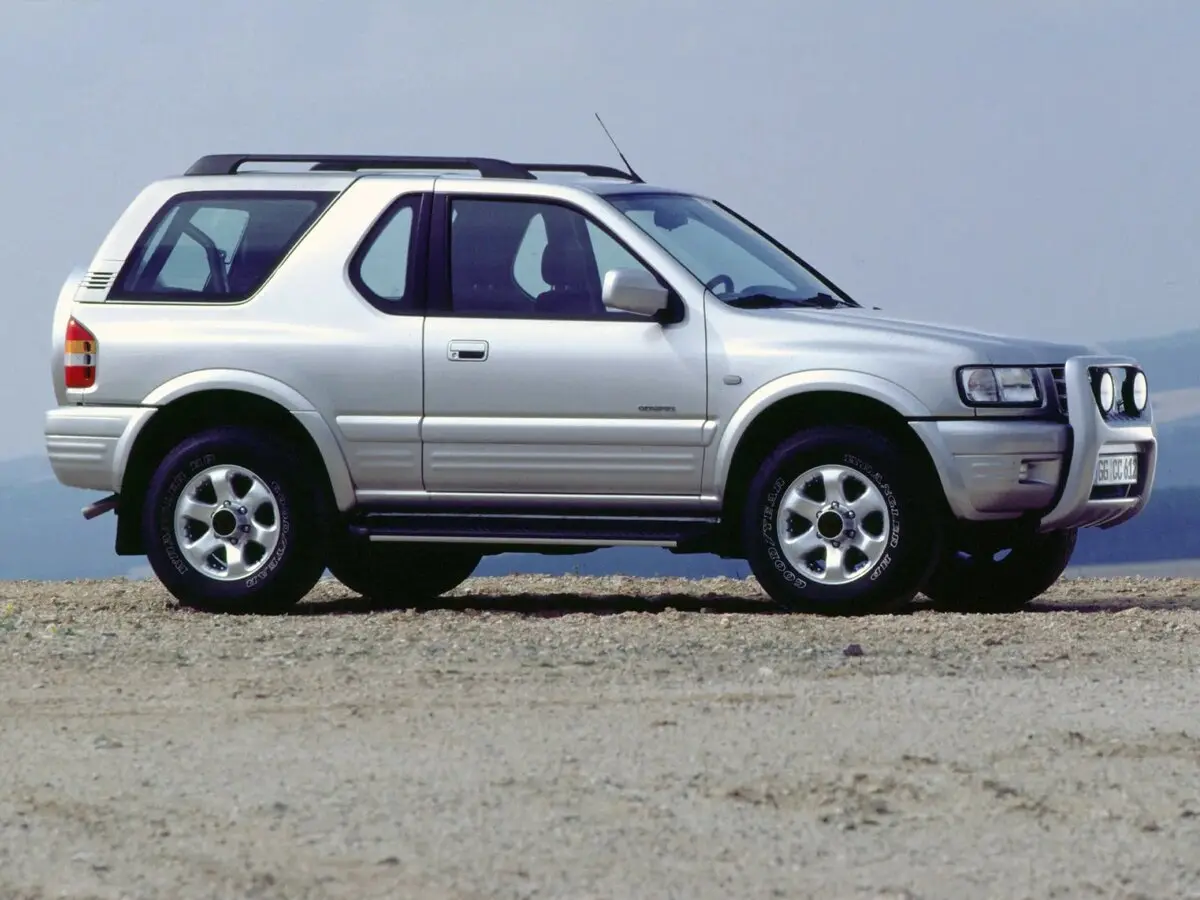 Opel Frontera B Рестайлинг Внедорожник 3 дв. — фото 2