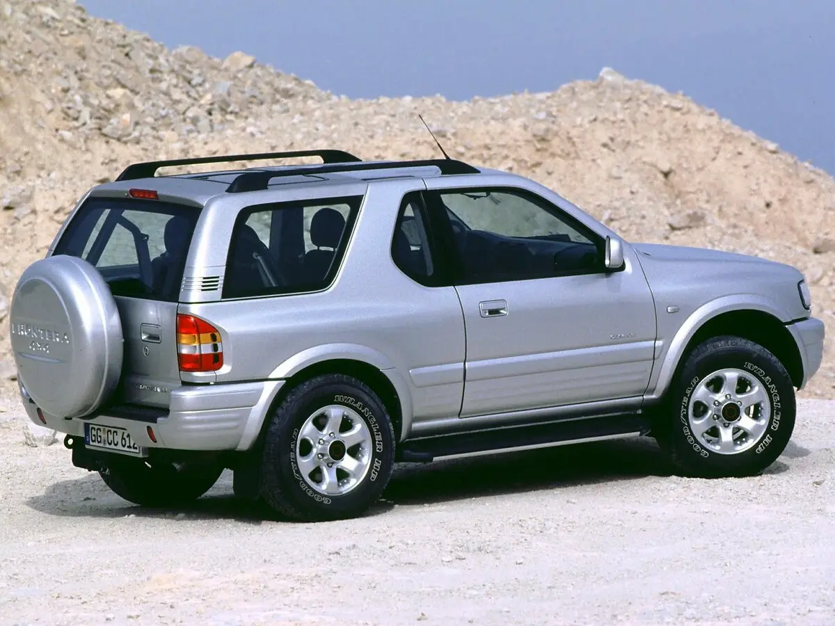 Opel Frontera B Рестайлинг Внедорожник 3 дв. — фото 3