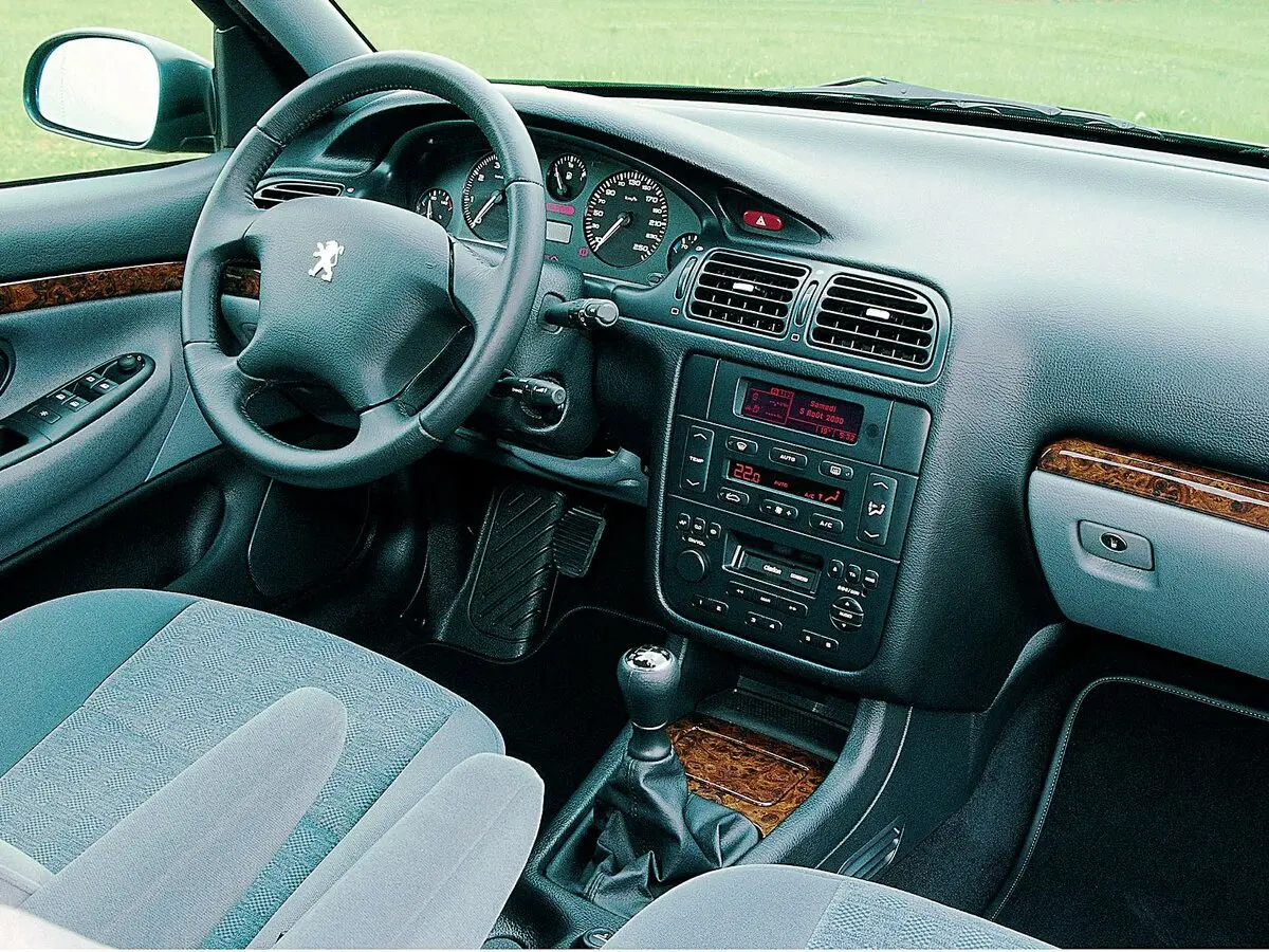 Peugeot 406 I Рестайлинг Седан — фото 5