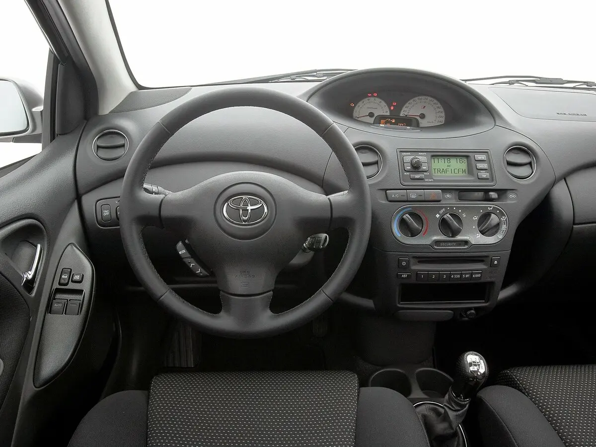 Toyota Yaris I Рестайлинг Хэтчбек 3 дв. — сүрөт 6