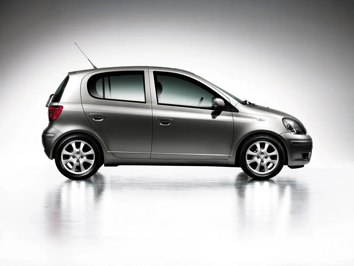 Toyota Yaris I Рестайлинг Хэтчбек 5 дв. — сүрөт 2