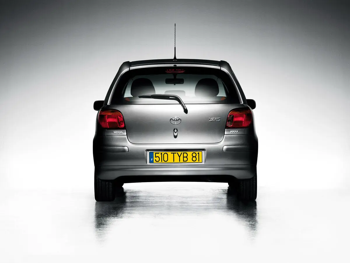 Toyota Yaris I Рестайлинг Хэтчбек 5 дв. — сүрөт 4