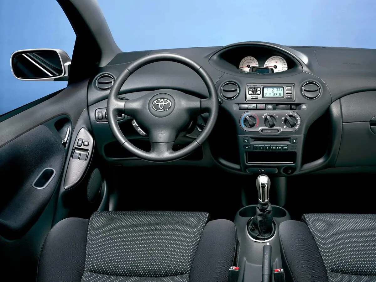 Toyota Yaris I Рестайлинг Хэтчбек 5 дв. — сүрөт 6