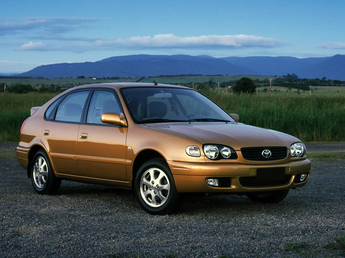 Toyota Corolla VIII (E110) Рестайлинг Лифтбек — фото 3