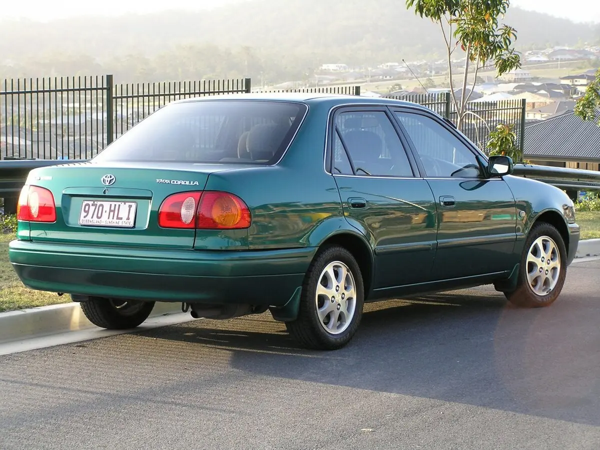 Toyota Corolla VIII (E110) Рестайлинг Седан — фото 5