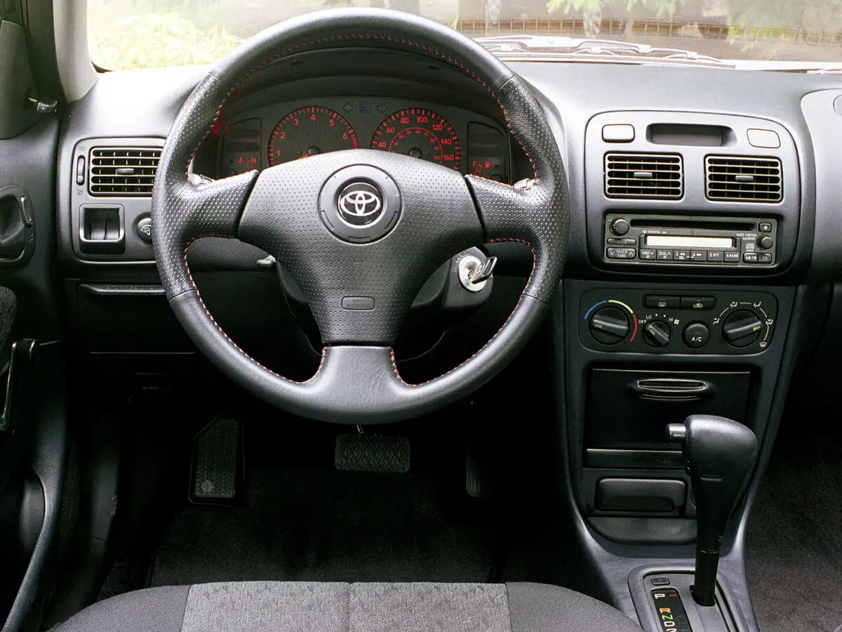 Toyota Corolla VIII (E110) Рестайлинг Универсал 5 дв. — фото 7