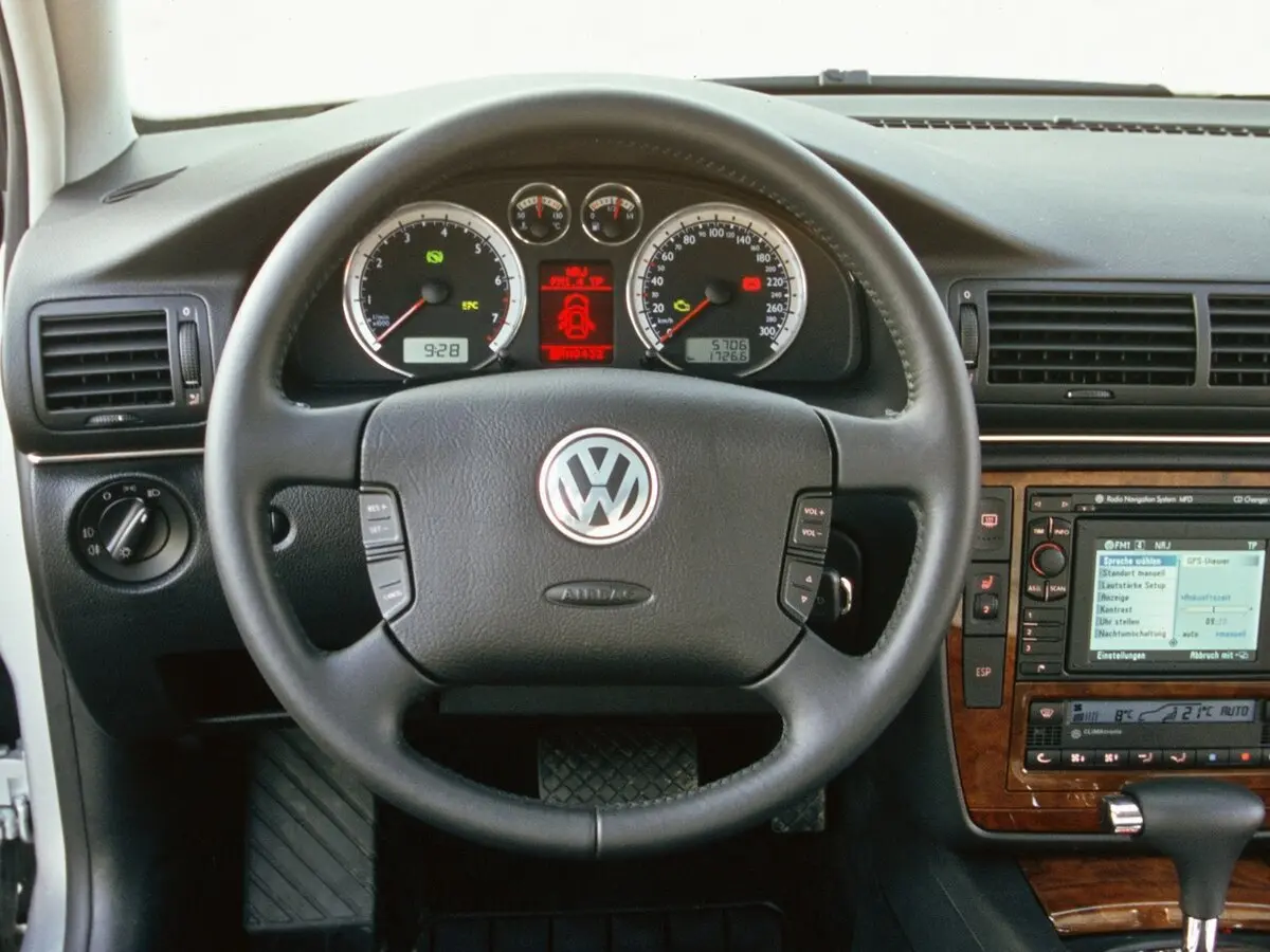 Volkswagen Passat B5 Рестайлинг Седан — фото 9