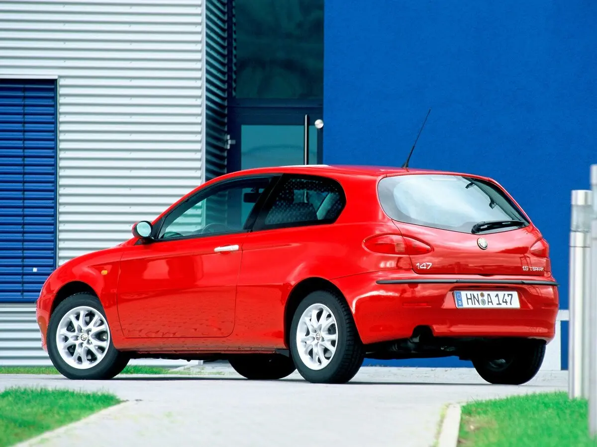 Alfa Romeo 147 I Хэтчбек 3 дв. — сүрөт 4