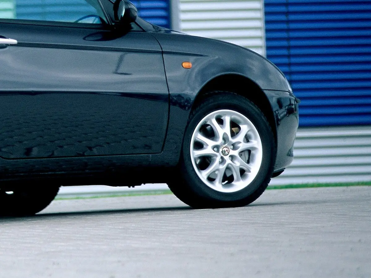 Alfa Romeo 147 I Хэтчбек 3 дв. — сүрөт 8