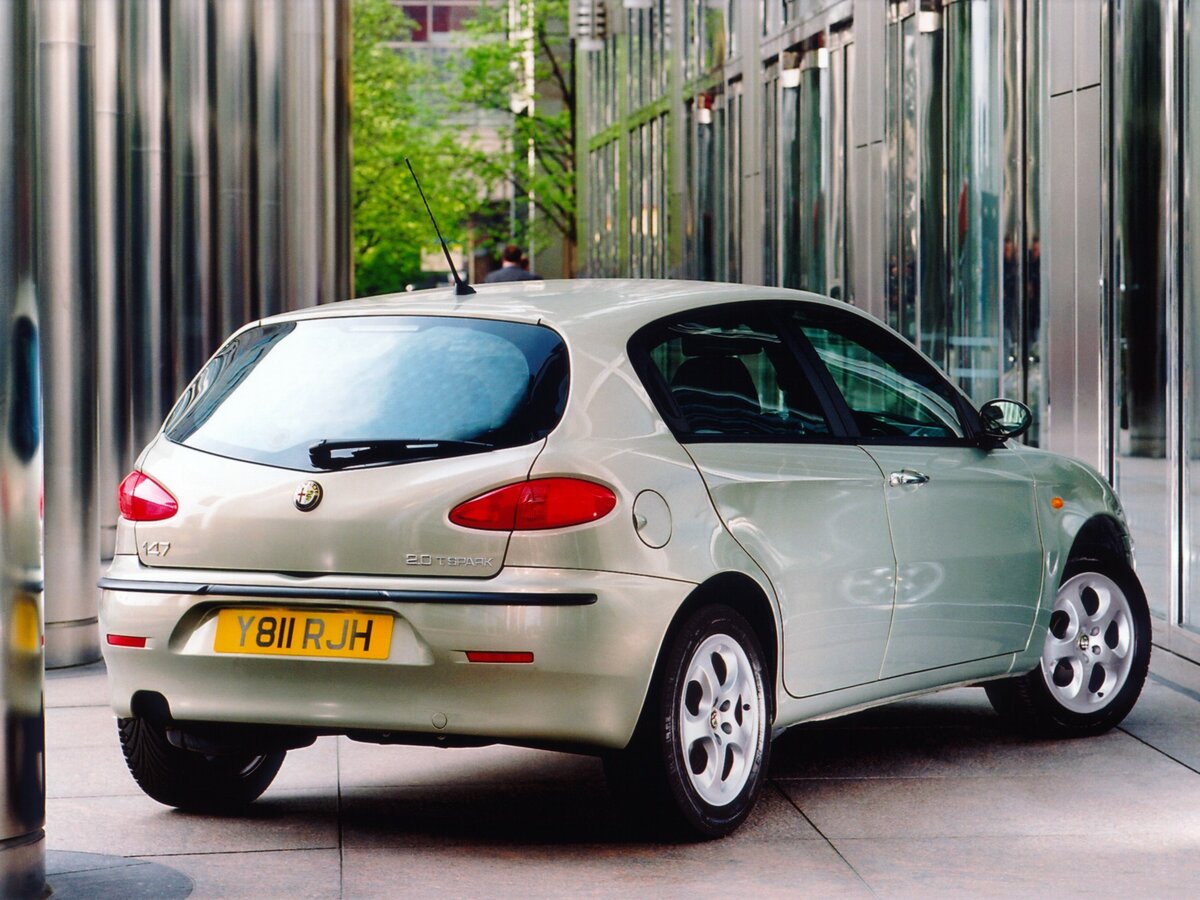 Alfa Romeo 147 I Хэтчбек 5 дв. — фото 4