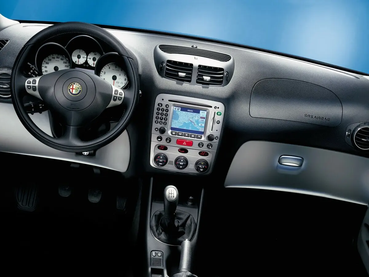 Alfa Romeo 147 I Хэтчбек 5 дв. — 照片 5