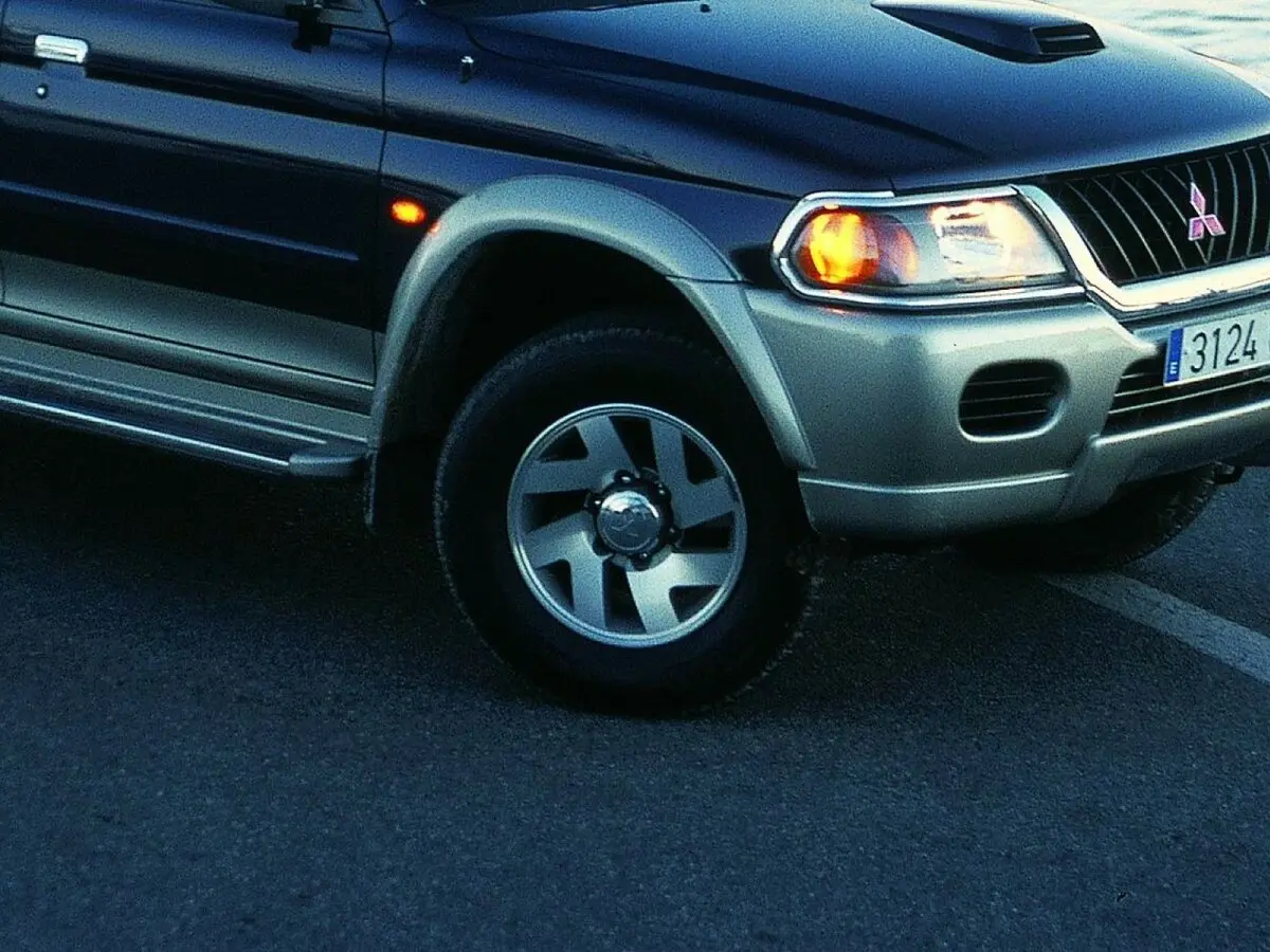 Mitsubishi Pajero Sport I Внедорожник 5 дв. — фото 7