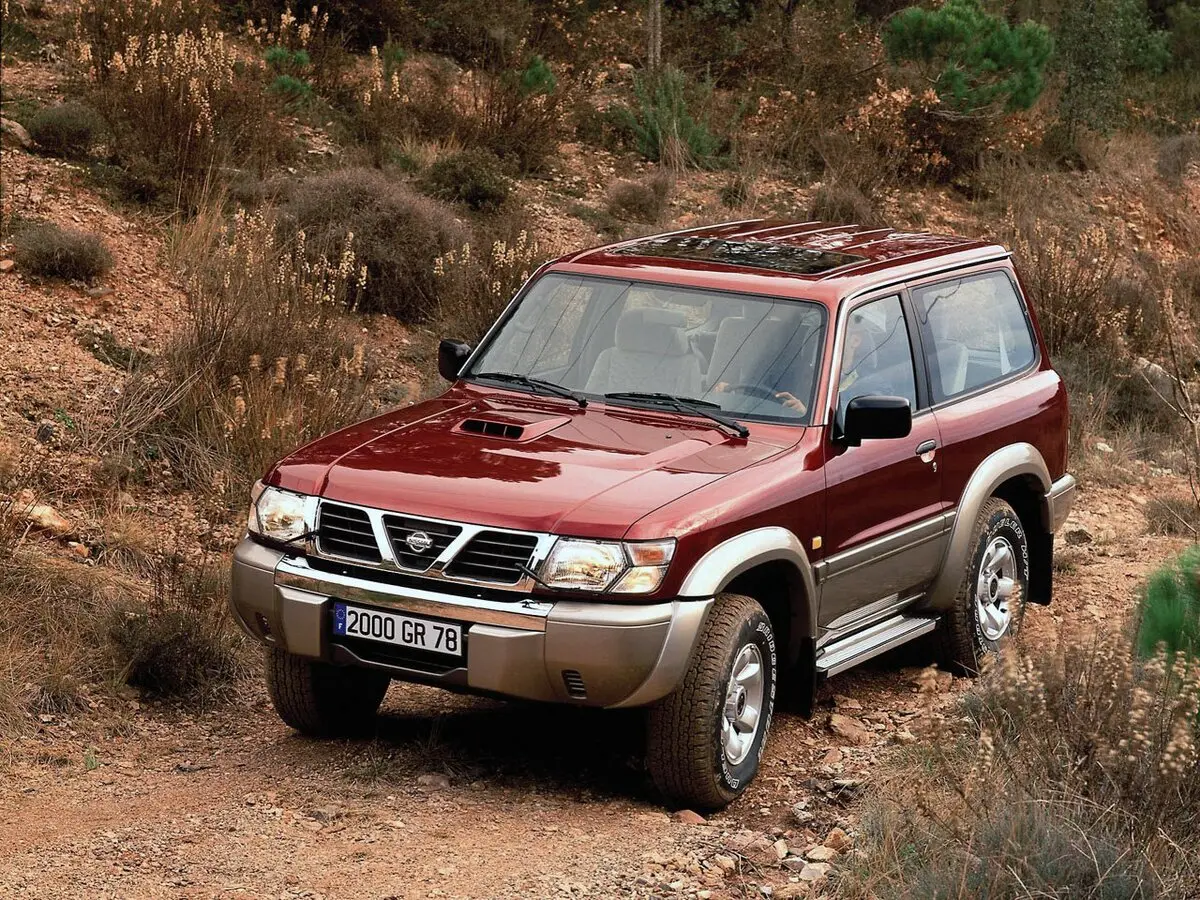 Nissan Patrol V (Y61) Внедорожник 3 дв.