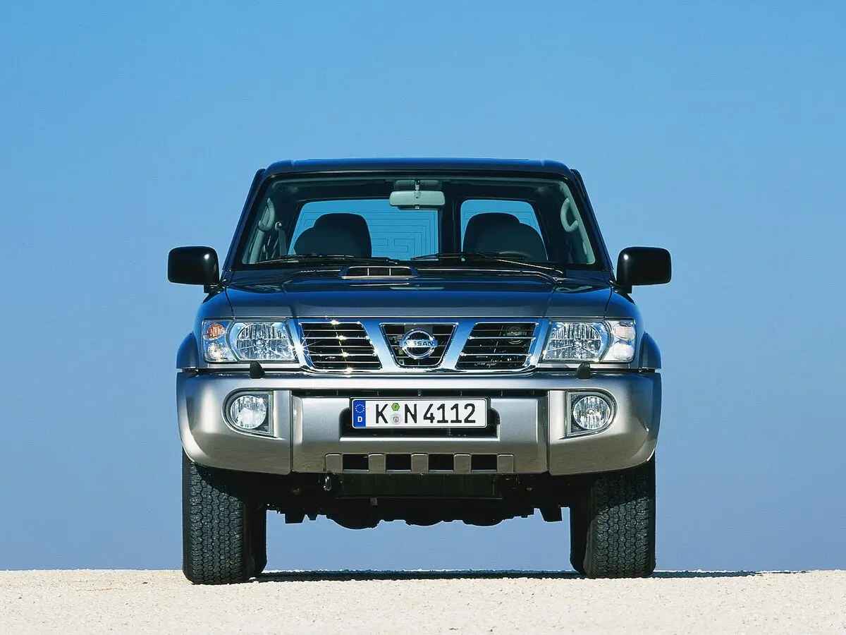 Nissan Patrol V (Y61) Внедорожник 3 дв. — сүрөт 3
