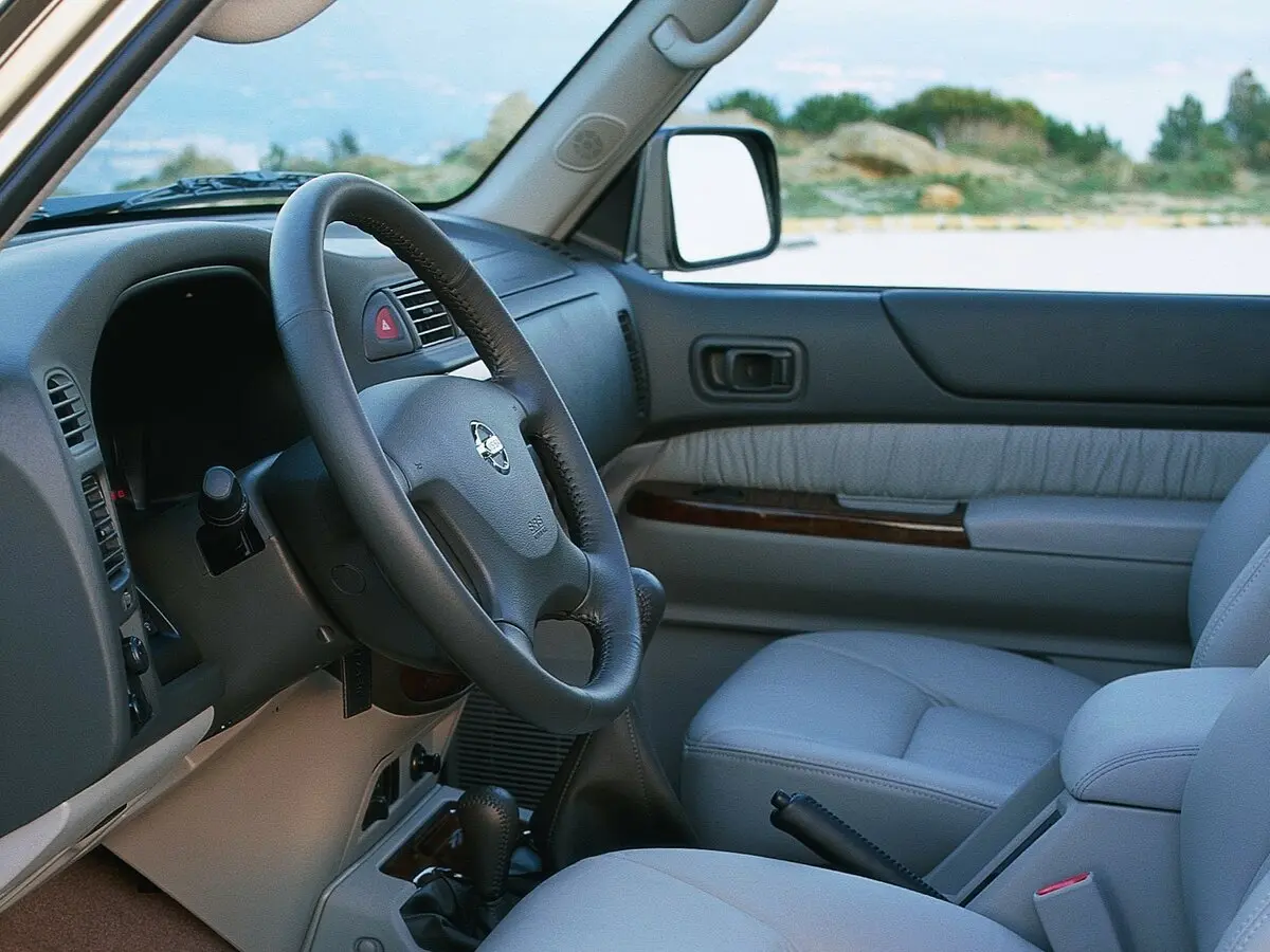 Nissan Patrol V (Y61) Внедорожник 3 дв. — сүрөт 6