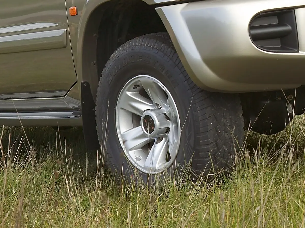 Nissan Patrol V (Y61) Внедорожник 3 дв. — сүрөт 9