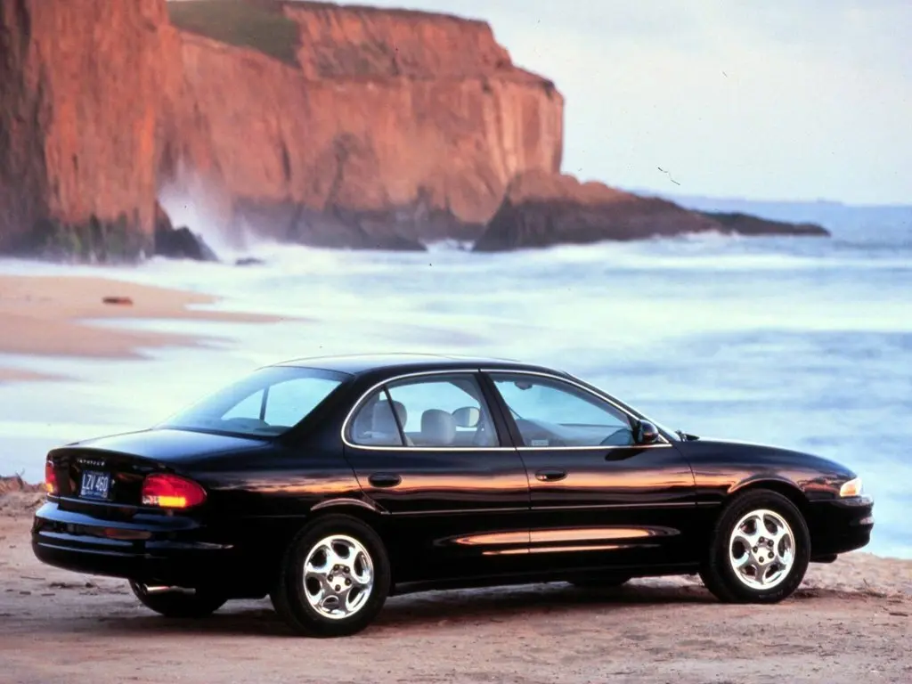 Oldsmobile Intrigue 1997 – 2002 Седан — сүрөт 2