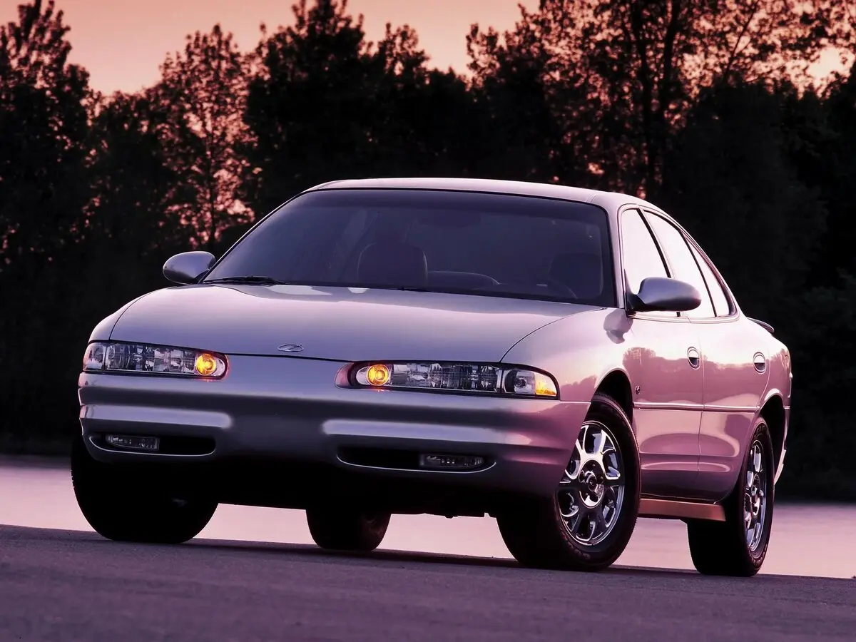 Oldsmobile Intrigue 1997 – 2002 Седан — сүрөт 3